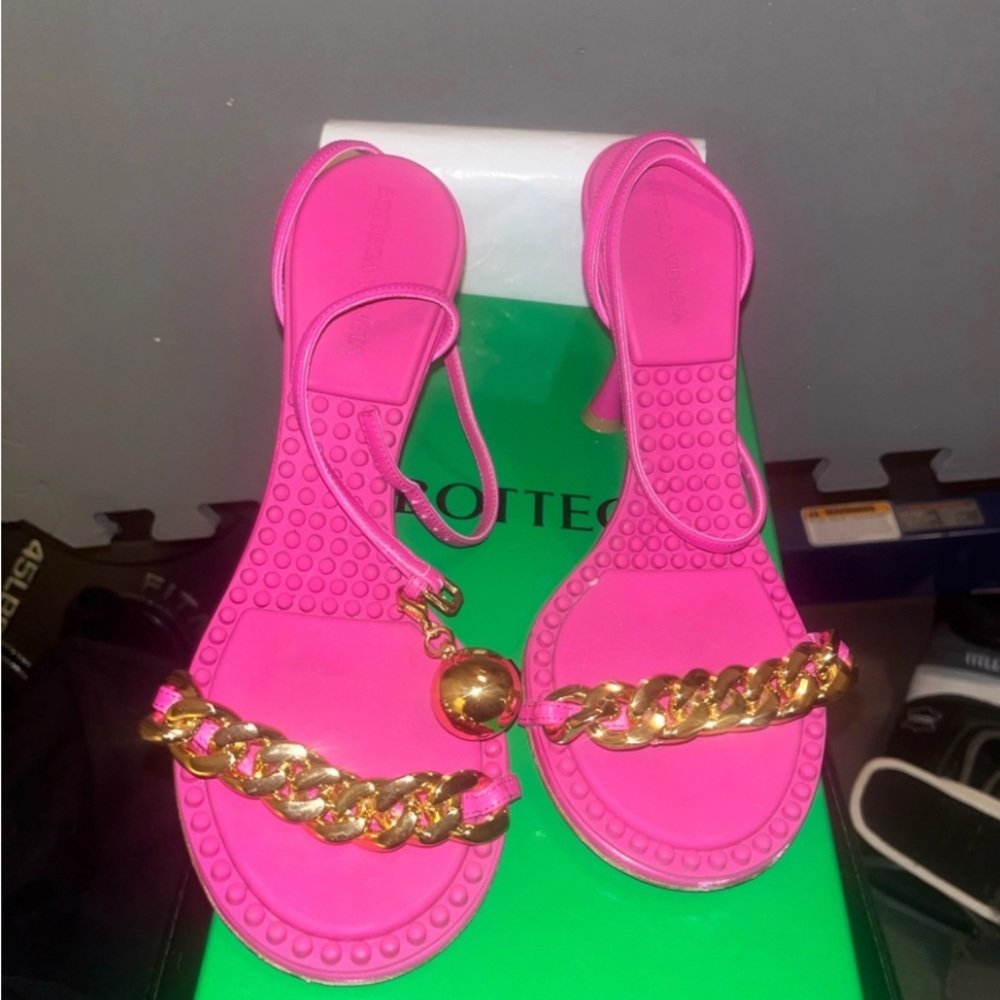 Bottega Veneta Pink Sandals with Gold Chain